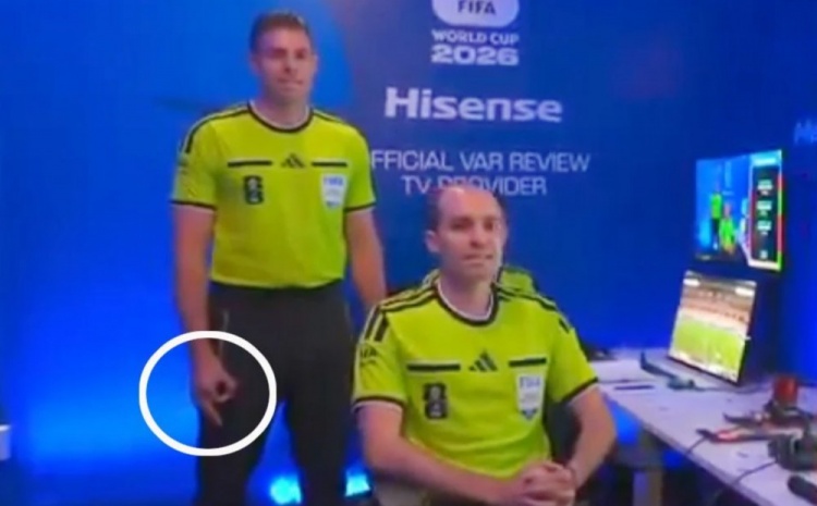 FIFA调查VAR裁判埃文斯：直播中做出极右翼“OK”手势