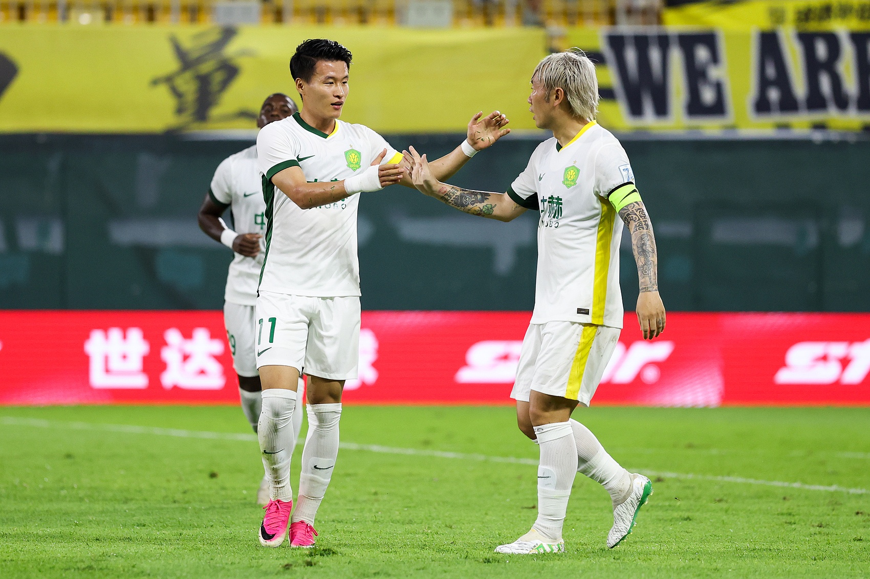 林良铭梅开二度+失点，北京国安2-1客胜广州豹晋级