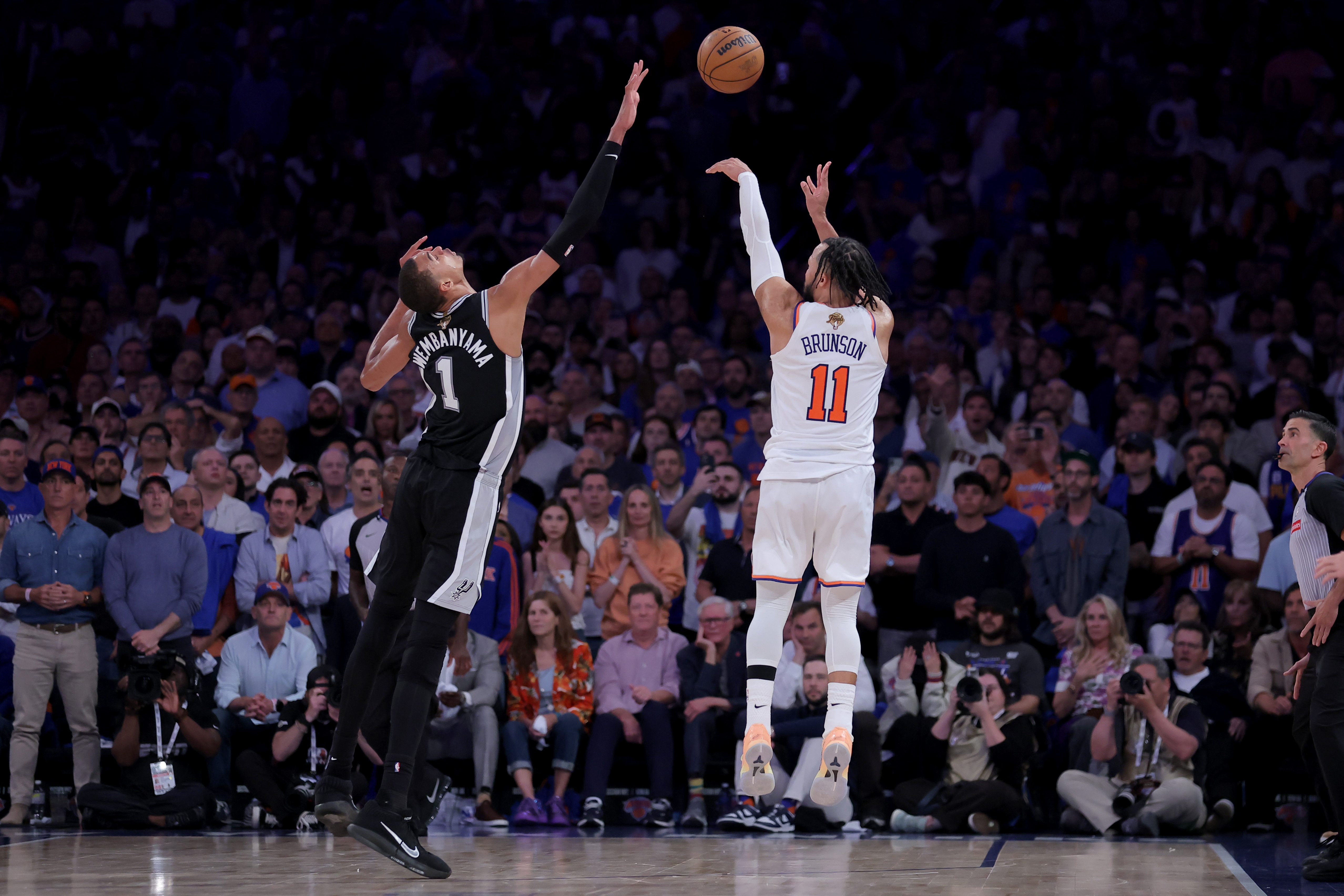 A·史密斯：布伦森夺冠避免NBA陷入“文班亚马陷阱”，二轮秀逆袭成总决赛MVP
