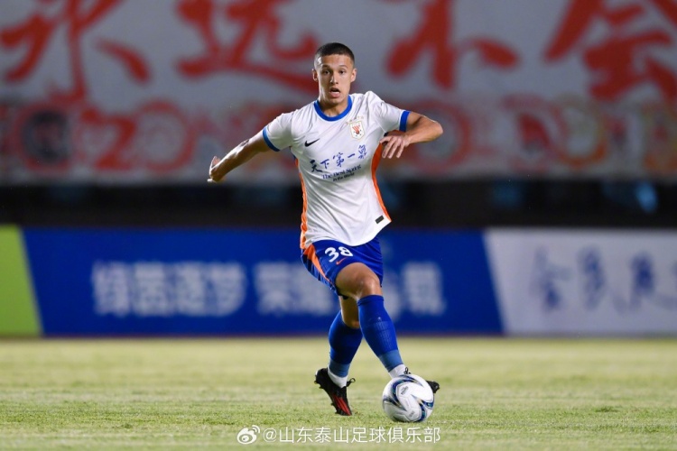 山东泰山5-0横扫广西恒宸 泽卡戴帽陈蒲李小恒破门