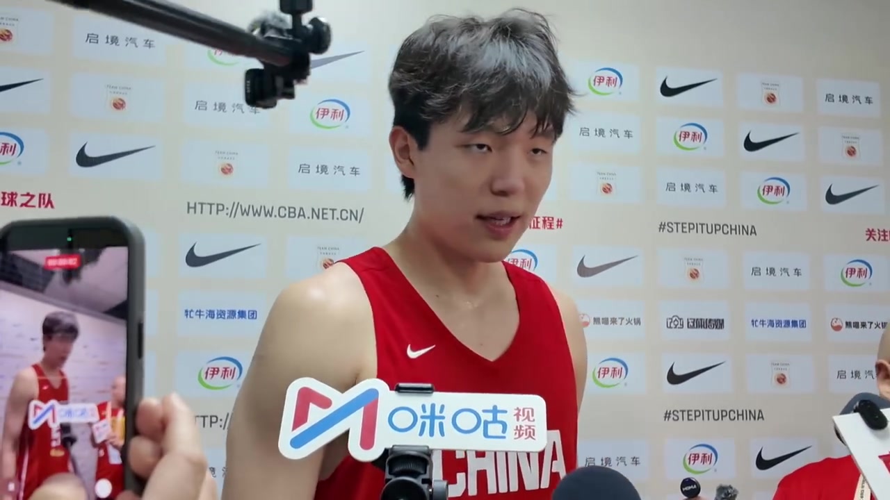 杨瀚森:训练默契已到位,今晚全力出战 杨瀚森:训练默契已到位,今晚全力出战