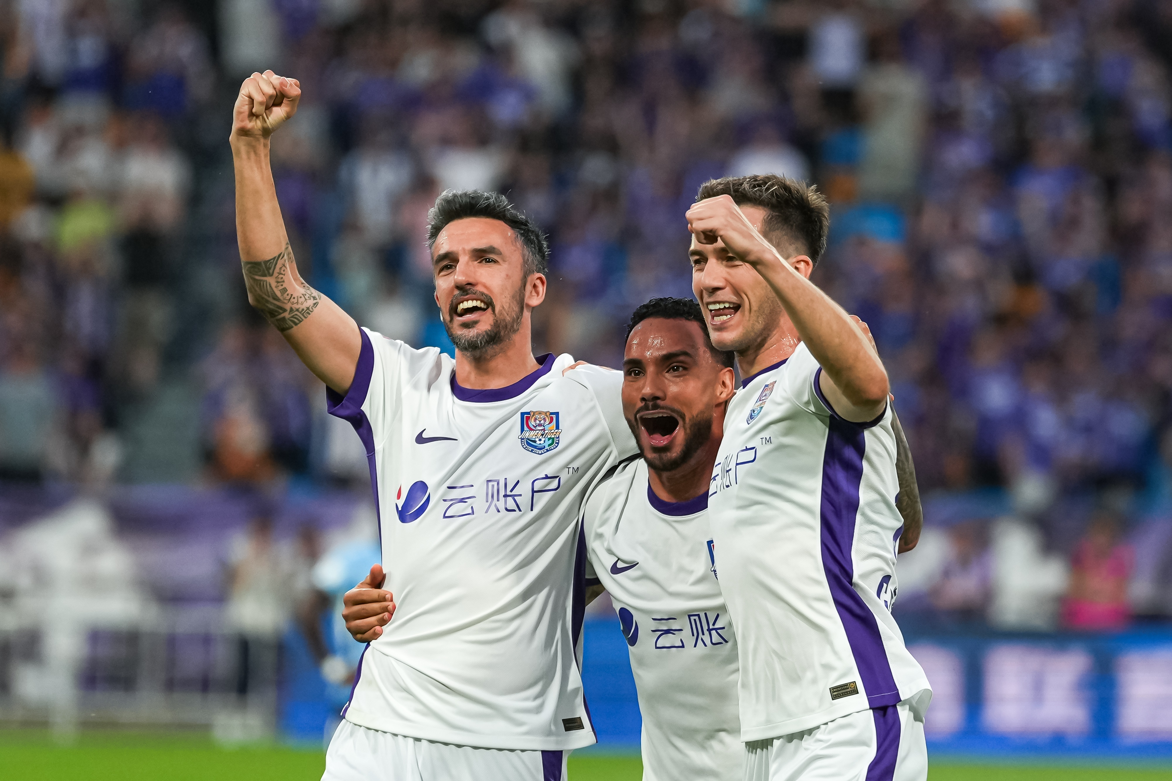 津门虎3-0深圳新鹏城:周密预案卸保级包袱,于根伟远程调度有术 津门虎3-0深圳新鹏城:周密预案卸保级包袱,于根伟远程调度有术