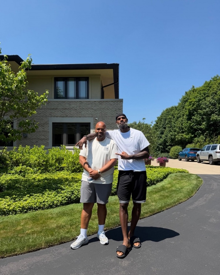 Windhorst:詹姆斯今夏在阿克伦停留时间创个人纪录 Windhorst:詹姆斯今夏在阿克伦停留时间创个人纪录