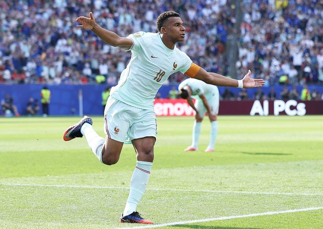 法国2-0摩洛哥:姆巴佩传射刷数据,德尚20分钟前已为半决赛留力 法国2-0摩洛哥:姆巴佩传射刷数据,德尚20分钟前已为半决赛留力
