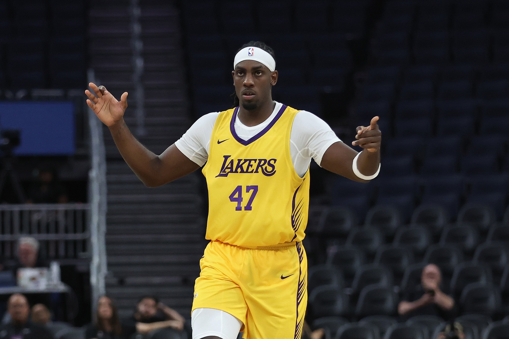 美记断言:卡卢马已具备NBA水准,新赛季可在湖人轮换阵容中占位 美记断言:卡卢马已具备NBA水准,新赛季可在湖人轮换阵容中占位