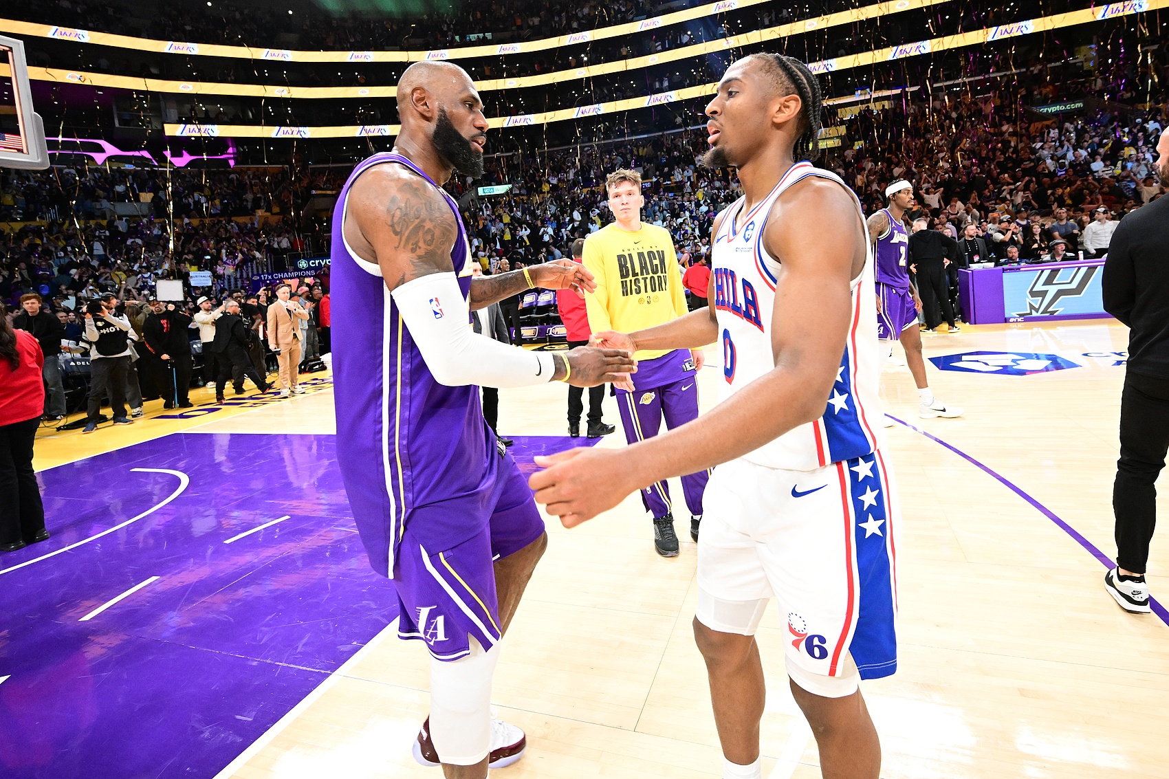 媒体人:詹姆斯加盟76人无力抗衡雷霆马刺尼克斯 媒体人:詹姆斯加盟76人无力抗衡雷霆马刺尼克斯