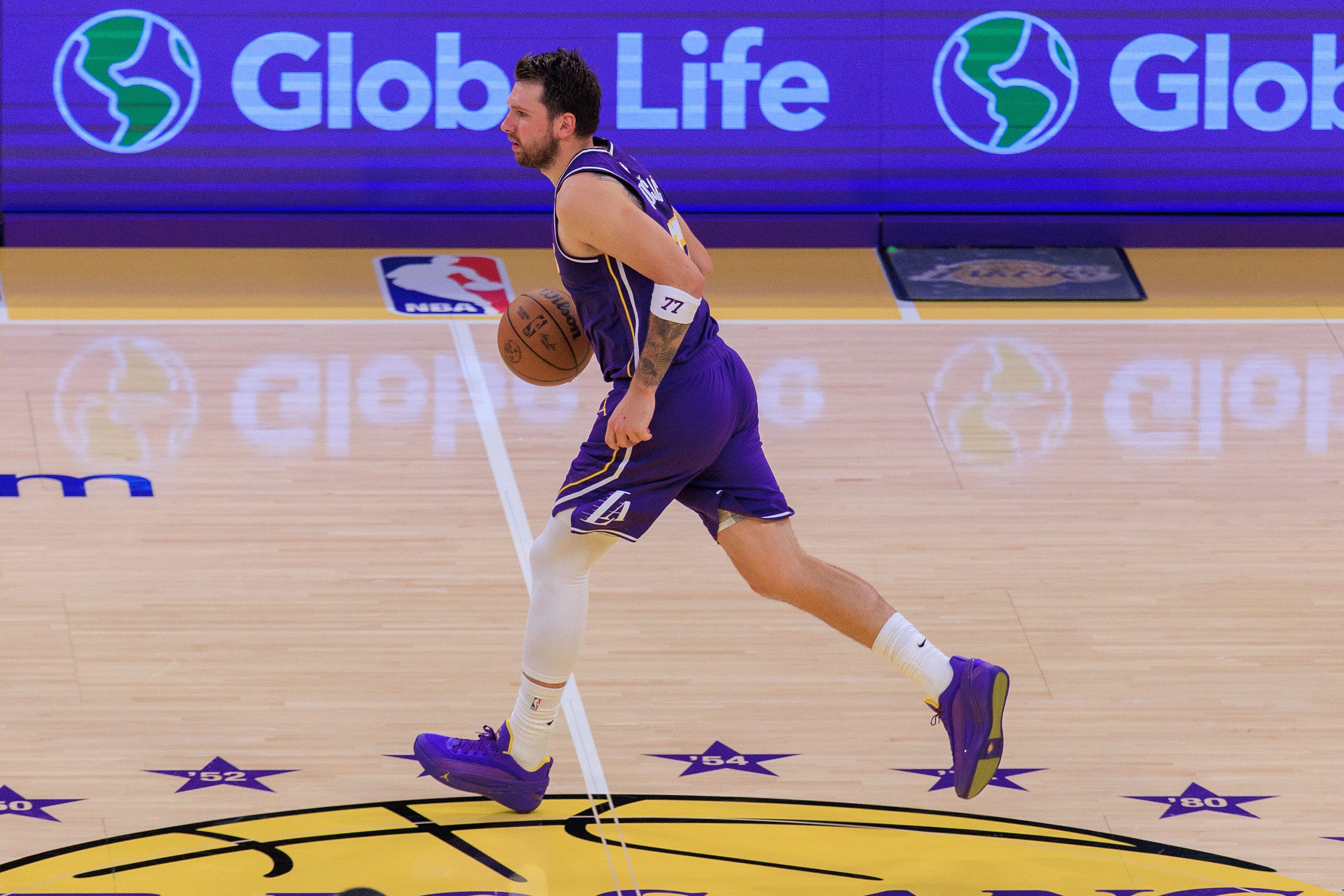 贝弗利:东契奇是NBA唯一让我回家后觉得啥也做不了的球员 贝弗利:东契奇是NBA唯一让我回家后觉得啥也做不了的球员