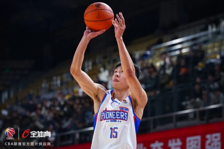 天津先行者续约五将 何佳轩以U21最佳得分手身份上调一队 天津先行者续约五将 何佳轩以U21最佳得分手身份上调一队