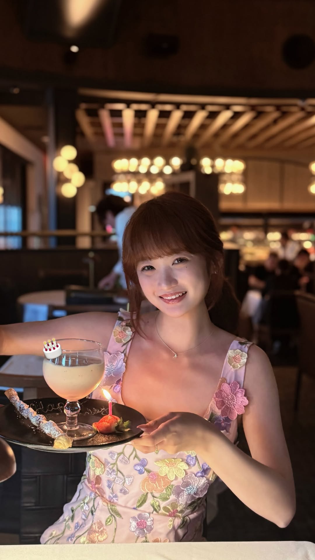 杨瀚森女友24岁生日晒照，两人年龄差三岁