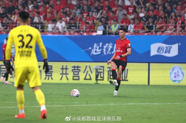 阿洛伊西：不少球员缺少联赛争冠经验，关键阶段难免产生焦虑