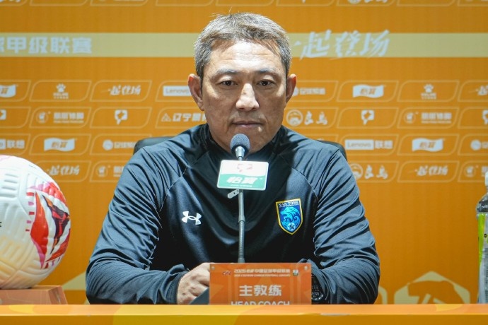 金大仪:本赛季我们客场成绩不太乐观,希望明天能拿下两连胜 金大仪:本赛季我们客场成绩不太乐观,希望明天能拿下两连胜