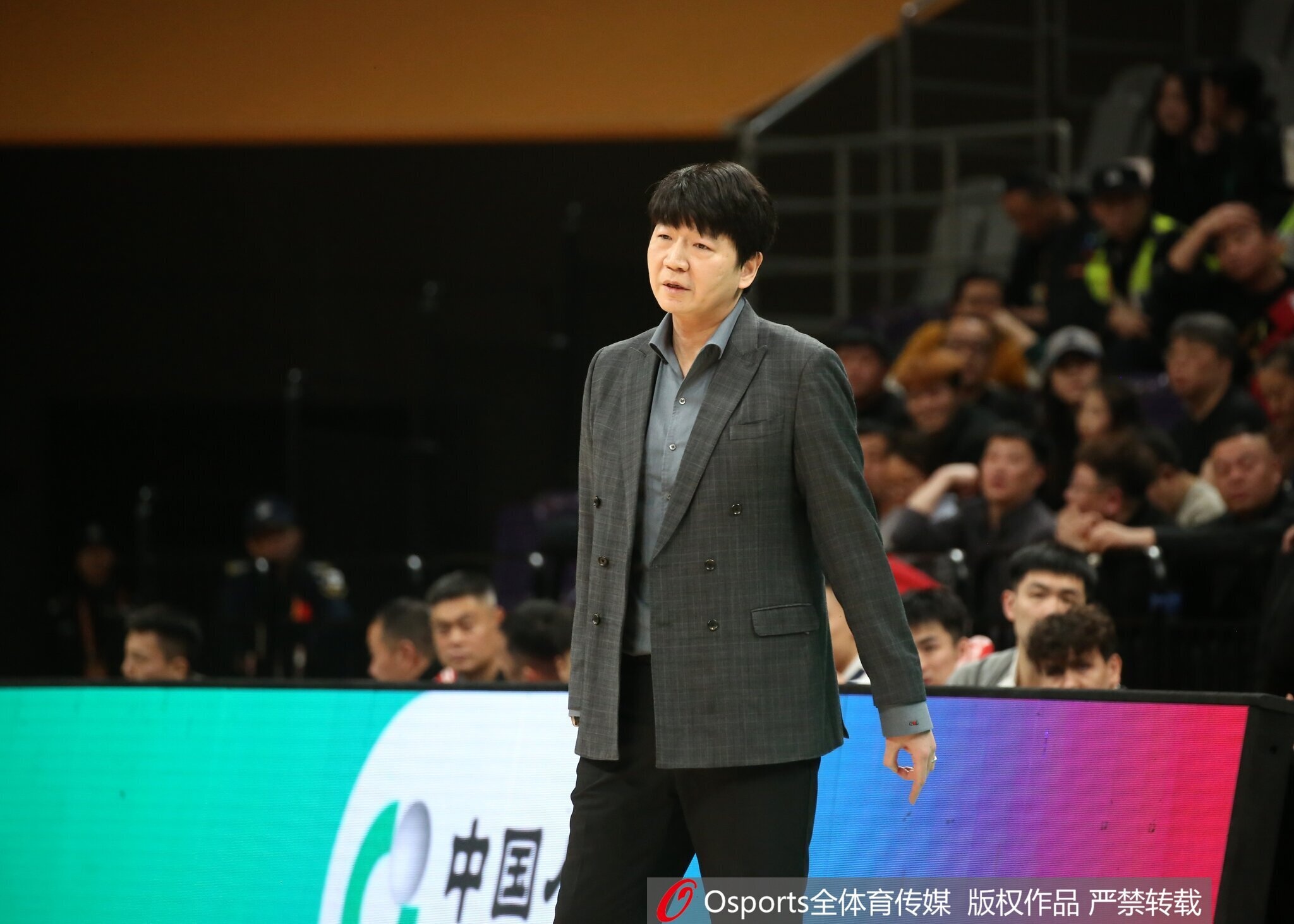 鲁媒:山东男篮正积极引进新外籍助教 预计在近期威海拉练时到队