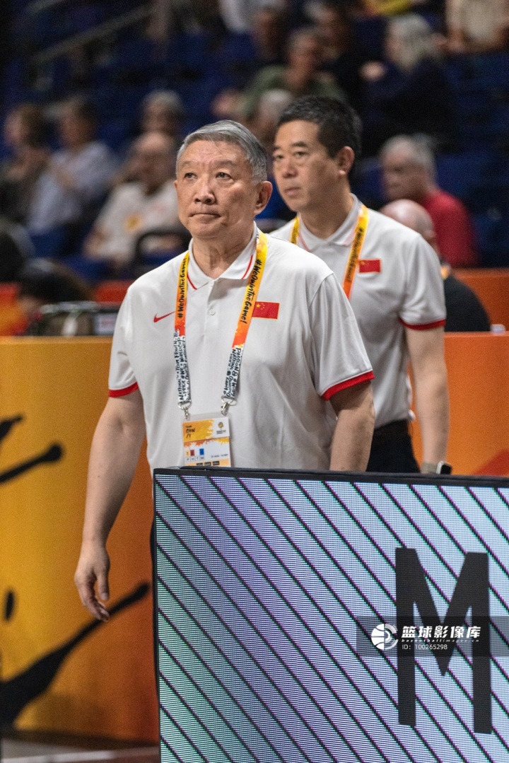 媒体人:宫鲁鸣是本场MVP 这场比赛“改弦更张”直接帮助女篮取胜 媒体人:宫鲁鸣是本场MVP 这场比赛“改弦更张”直接帮助女篮取胜