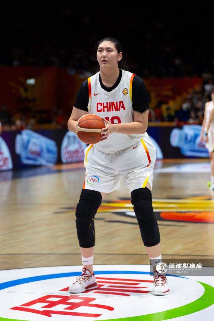 解说:女篮上半场发挥上佳 收官上李缘拖沓 张子宇弱侧配置可优化 解说:女篮上半场发挥上佳 收官上李缘拖沓 张子宇弱侧配置可优化