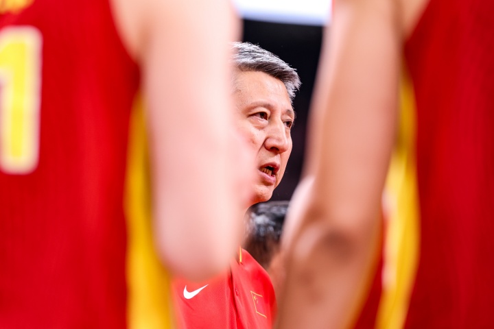 体坛周报:惨败20分 中国男篮需要重新校准方向? 体坛周报:惨败20分 中国男篮需要重新校准方向?